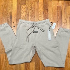 FW21 Essentials Fear of God sweatpants “Tan” size small 100% authentic